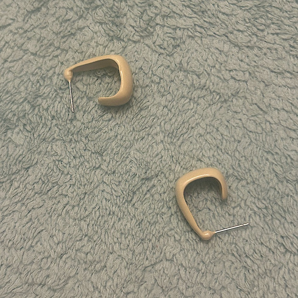 Cream Matte Earrings